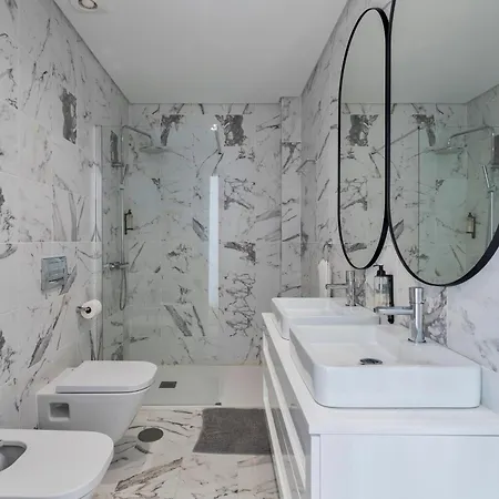 Luxus セトゥーバル